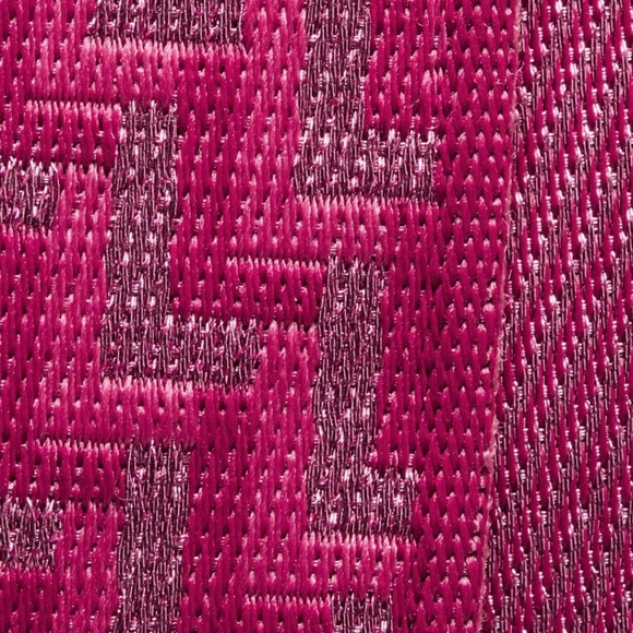 NWT LululemonEverywhere Crossbody Bag 2L Monogram Metallic (Silver) Berry Rumble - Picture 8 of 9